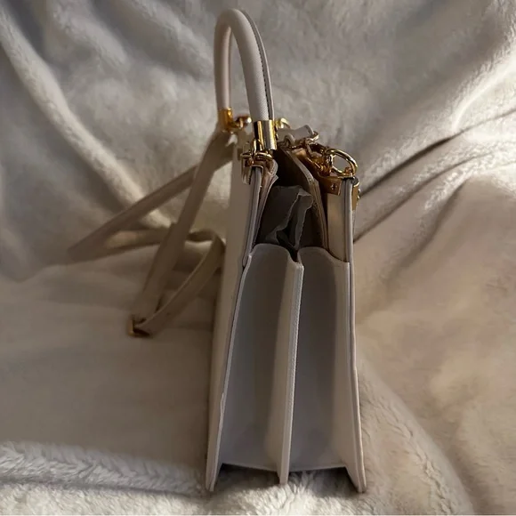 Crossi Beige Crossbody Bag: NWT - Picture 7 of 13